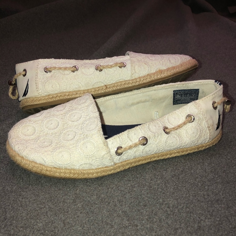 Nautica flat shoes